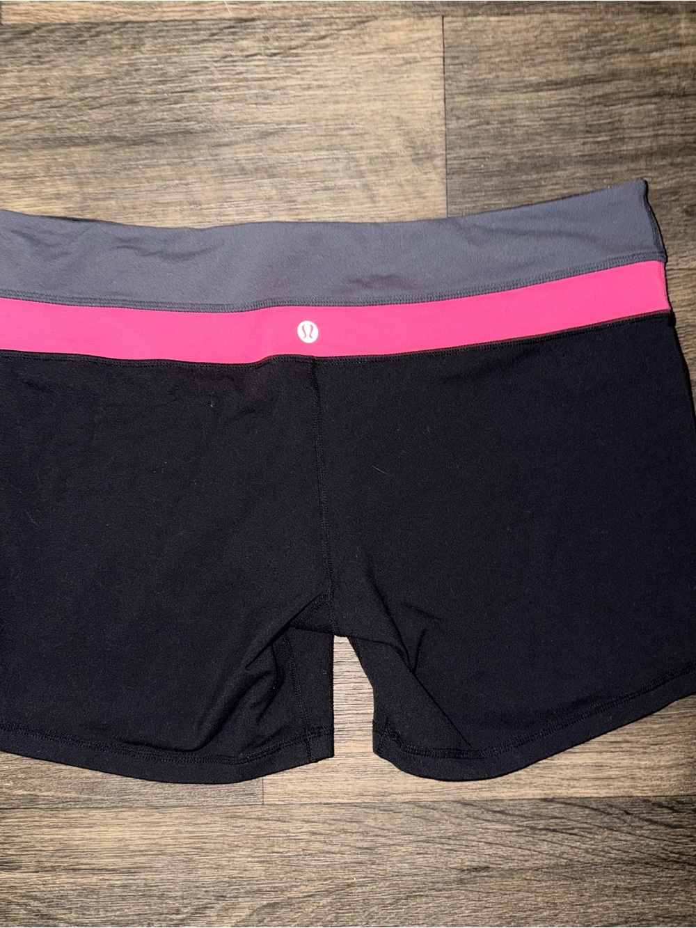 Lululemon Reversible Black, Pink & Gray Waistband Athletic Womens Shorts Size 12